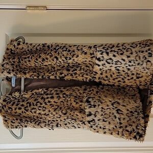 Sleeveless Animal Print Vest 🐆